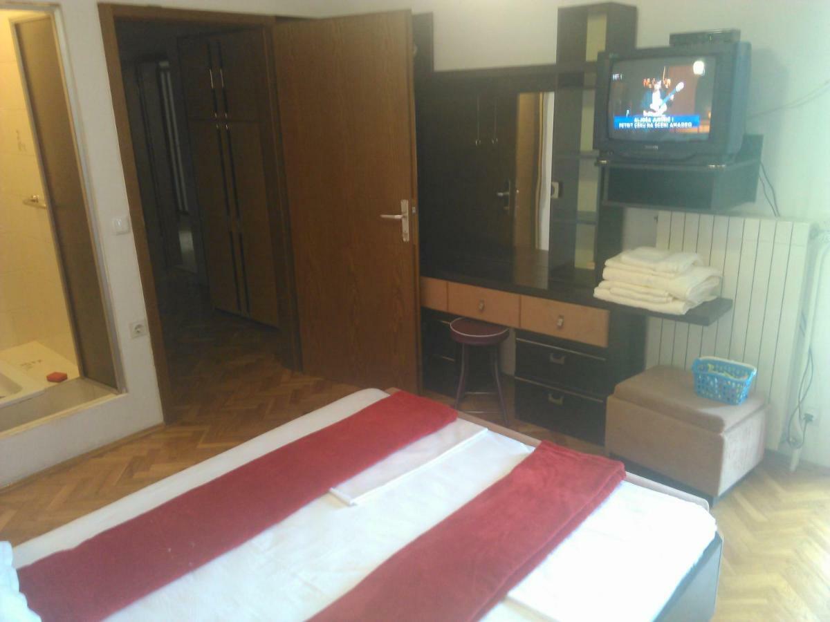 Viki Apartment คาสตาฟ ภายนอก รูปภาพ