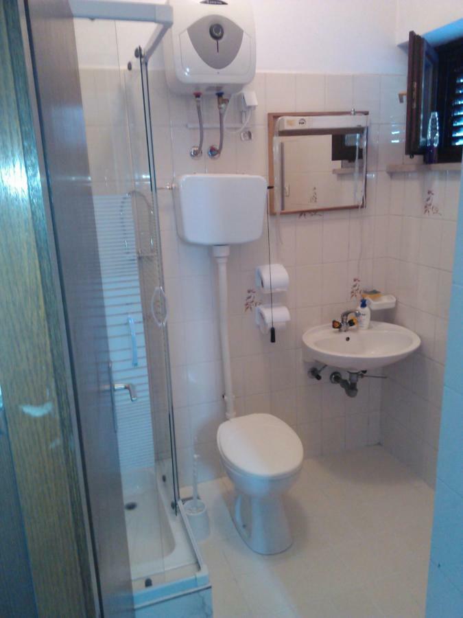 Viki Apartment คาสตาฟ ภายนอก รูปภาพ